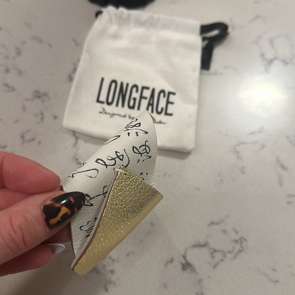 LONGFACE ICY NYFW designed by Xudardar Scroll Gold Pin 🗽 Fashion Week Design - Picture 6 of 8